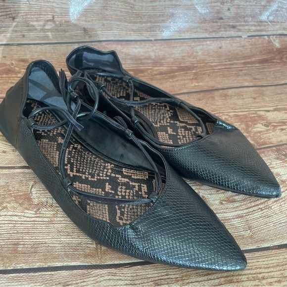 Zara black leather point toe ankle wrap ballet style embossed snake size 7.5 - Picture 2 of 16